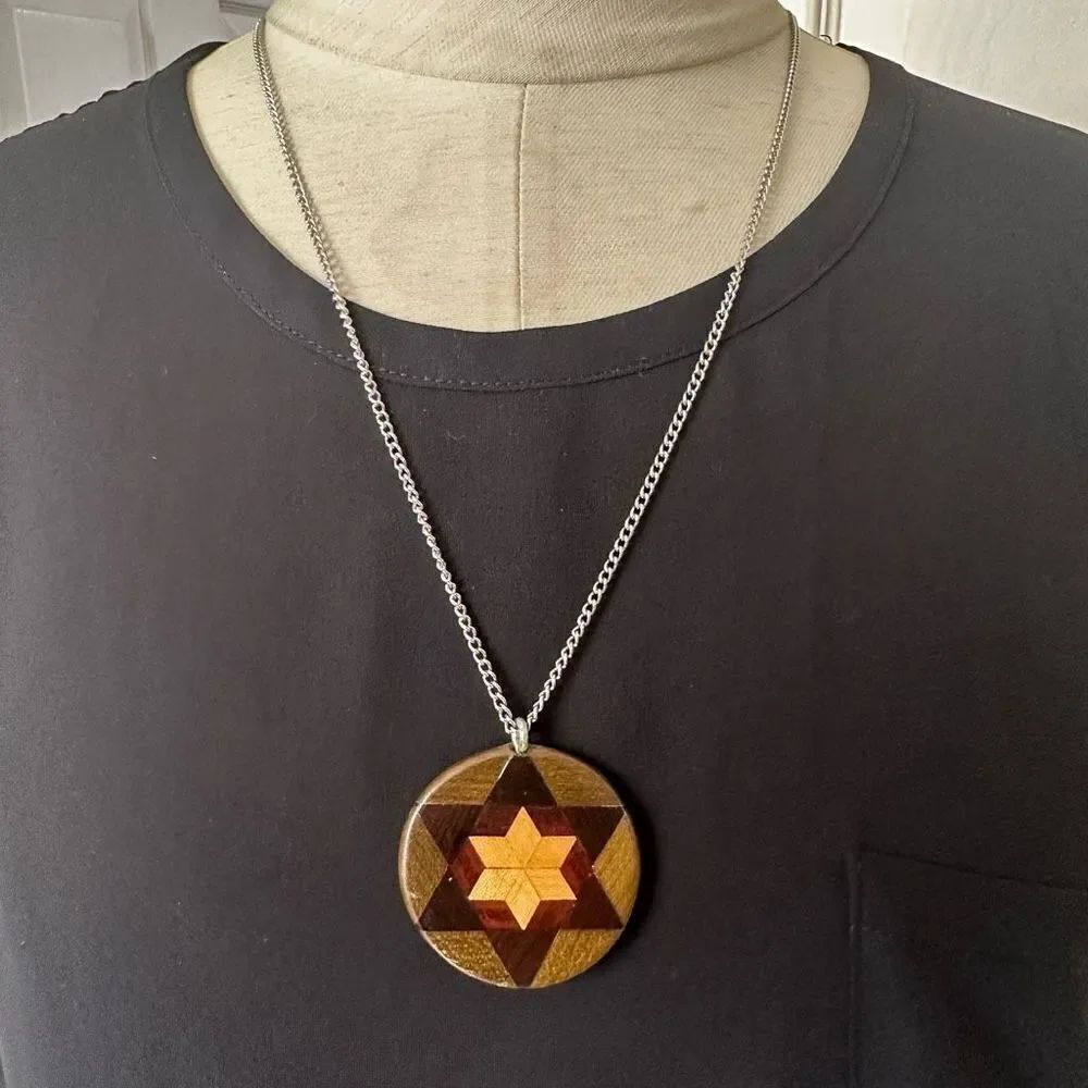 Wood star pendant necklace